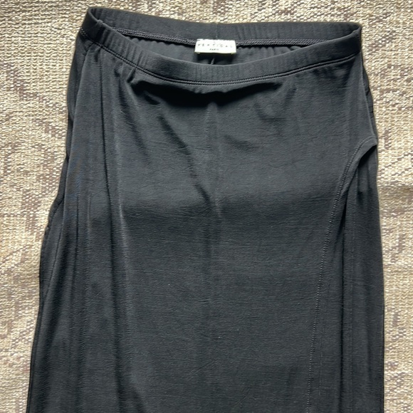 Vertical Paris black long wrap skirt with elastic waist - Picture 2 of 9